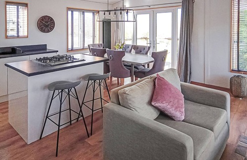 Newbury Ski Chalet | 1 bedroom accommodation in Newbury