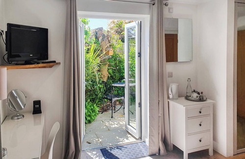 Lake Cottage | 1 bedroom accommodation in Sandown