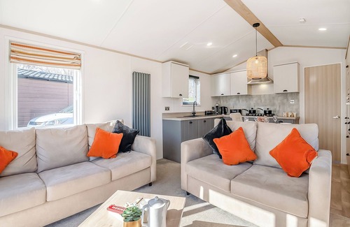 Arnold Ski Chalet | 1 bedroom accommodation in Skirlaugh, Nr Hull