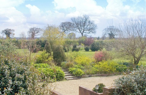 Irstead Cottage | 1 bedroom accommodation in Clippesby, near Great Yarmouth