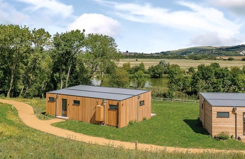 Lewes Ski Chalet | 1 bedroom accommodation in Lewes