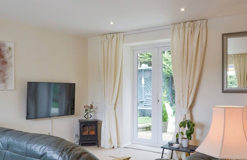 Newport Cottage | 1 bedroom accommodation in Gunville, near Newport
