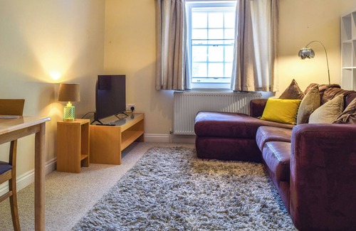 Thame Apartment | 1 bedroom accommodation in Tetsworth, near Oxford