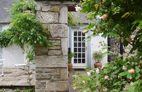 Perth Cottage | 1 bedroom accommodation in Dunning, near Perth