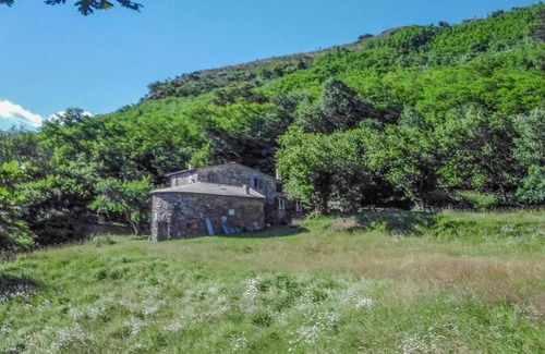 Neirone House | 1 bedroom accommodation in Neirone