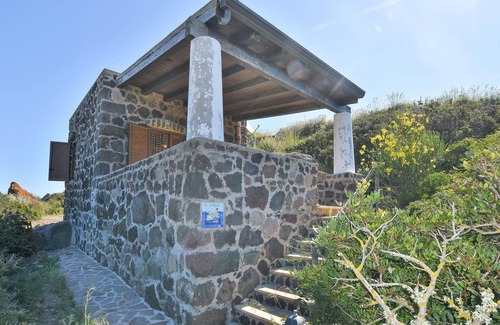 Ustica House | 1 bedroom accommodation in Ustica