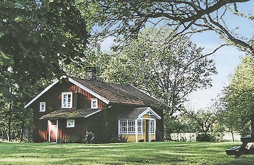 Sorbo House | 1 bedroom amazing home in Brålanda