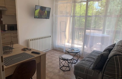 Greoux-les-Bains Apartment | 1 bedroom apartment in Gréoux-les-Bains