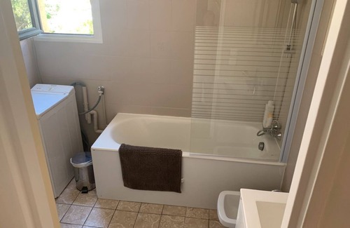 Greoux-les-Bains Apartment | 1 bedroom apartment in Gréoux-les-Bains