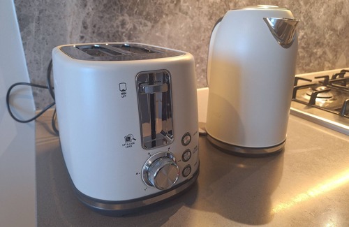 Glen Waverley Condo | 1 Bedroom apartment at the SkyGarden in Glen Waverley.nExtremely cleaned