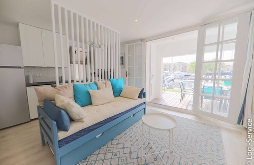 Port Grimaud Apartment | 1 bedroom apartment with garden