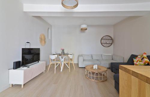 Quartier de la Roquette Apartment | 1 Bedroom Apartment - 6P - Le Marais With NetFlix