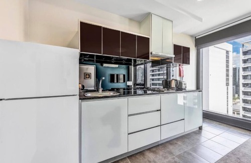 Melbourne Central Business District Apartment | 1 Bedroom Apartment at Beckett Street Melbourne CBD