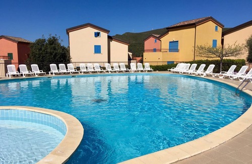 Palasca Apartment | 1 bedroom apartment completely renovated in residence with shared swimming pool