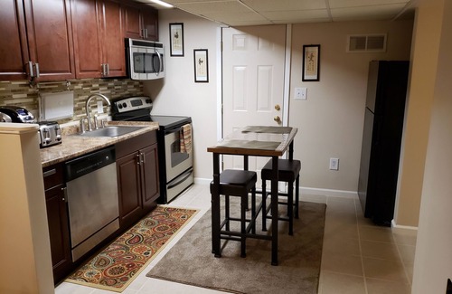 Albany Apartment | 1-bedroom apartment in Albany with WiFi, AC