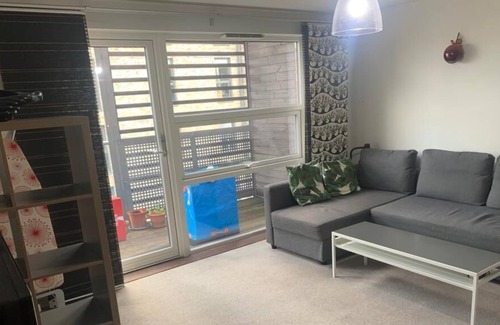 Tower Hamlets Apartment | 1 Bedroom Apartment in Mile End