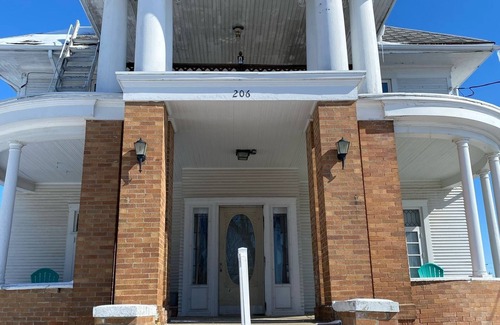 Robinson Apartment | 1 Bedroom Apartment Near Marathon and Hershey