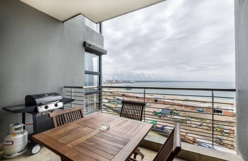 Durban Point Apartment | 1 Bedroom Apartment w/Sea View Durban