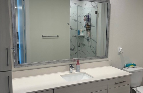 Downtown Houston Apartment | 1-bedroom apartment with fitness room and AC in phenomenal downtown Houston