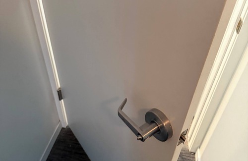 Madison Apartment | 1-bedroom apartment with WiFi, fitness room, lounge, sauna in downtown Madison