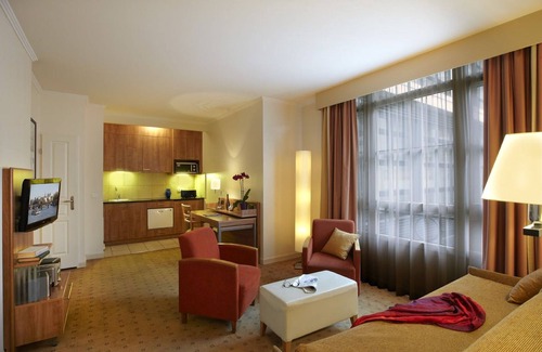Paris City Center Apartment | 1 BEDROOM APARTMENT WITH AIRCON IN SAINT GERMAIN
