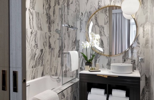 Faubourg-du-Roule Apartment | 1 Bedroom Apartment With Aircon In Champs Elysees