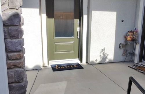 Greenacres Apartment | 1 bedroom Apt in Bakersfield with easy access to hwy 99 & I5
