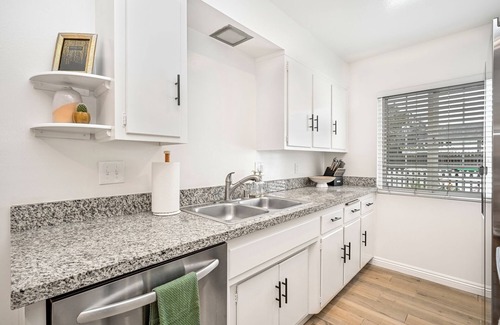 East Side Costa Mesa Apartment | 1 Bedroom Apt in Eastside Costa Mesa