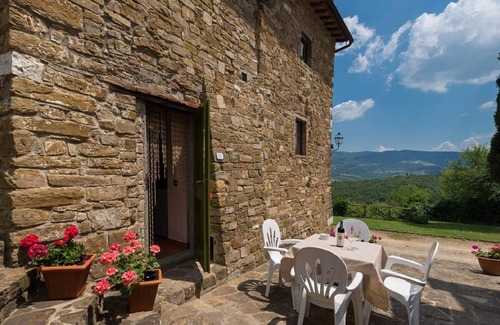 Greve in Chianti Apartment | 1 bedroom apt. La Stalla with patio, wifi and shared pool in Chianti