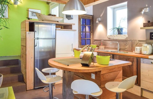 Sembas House | 1 bedroom awesome home in Sembas