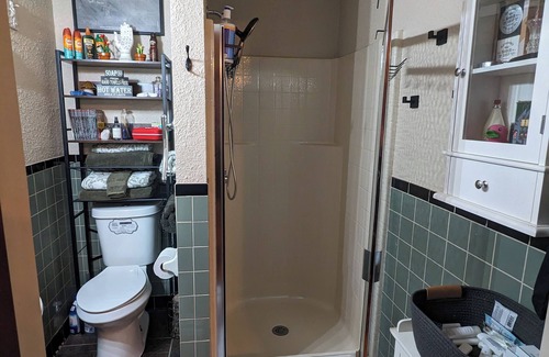 Streetman Cottage | 1-bedroom/bath Cozy rustic cottage, off the RCR with AC in lovely Wrinkler, Tx.