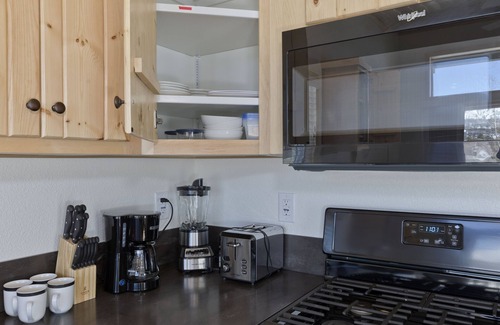 Mammoth Lakes Cabin | 1-bedroom cabin just 9 minutes to Mammoth Mountain