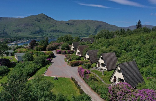 West Laroch Ski Chalet | 1 Bedroom Chalet with Mountain & Loch Views, midway between Ben Nevis & Glencoe