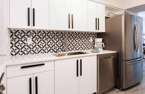Surfside Condo | 1 Bedroom Condo 107629 by Houzlet