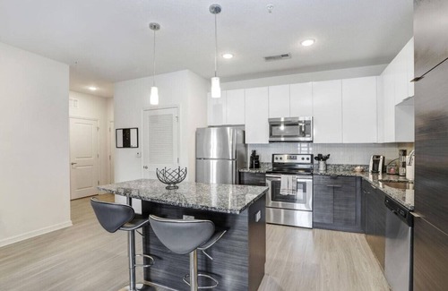 Port Tampa City Apartment | 1 Bedroom Condo /Resort Style - Free Wifi