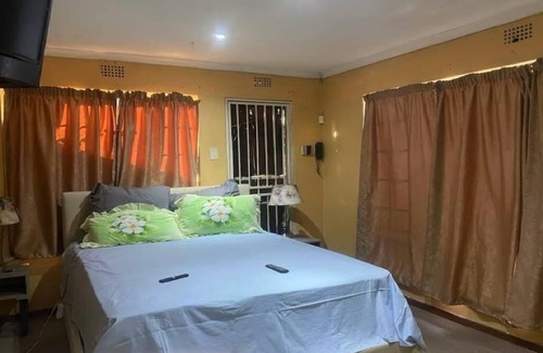 Germiston Cottage | 1 bedroom cottage for twp