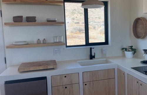 Yucca Valley Cottage | 1-bedroom cottage by Joshua Tree National Park entrance. AC, WiFi close to town