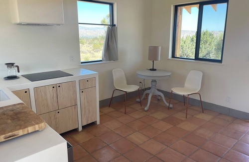 Yucca Valley Cottage | 1-bedroom cottage by Joshua Tree National Park entrance. AC, WiFi close to town