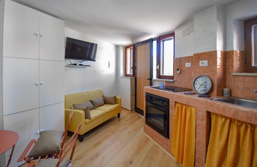 Castel di Tora Apartment | 1 bedroom cozy apartment in Castel di Tora