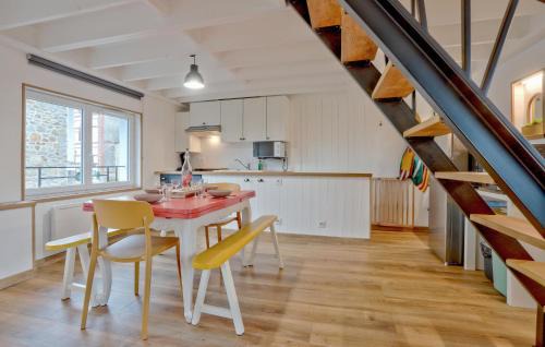 Carolles Apartment | 1 Bedroom Cozy Apartment In Carolles