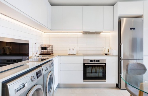 Green Point Apartment | 1 Bedroom De Waterkant Mountain View Apartment