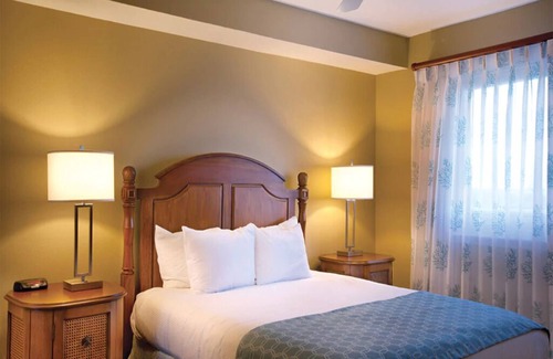 Panama City Beach Resort | 1 Bedroom Deluxe, on Panama City Beach, Sleeps 4, Full Kitchen!