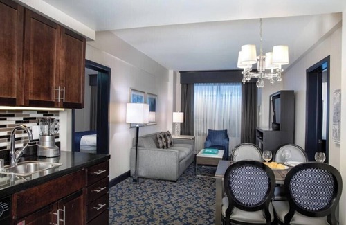 Lower Nob Hill Apartment | 1 bedroom deluxe suite at Club Wyndham Canterbury, San Francisco