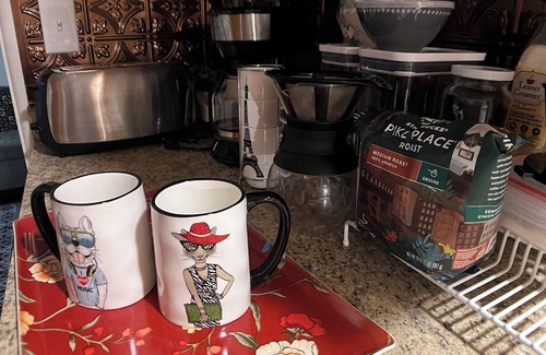 Northeast Neighbors House | 1 bedroom, electronic lock, cozy and clean!