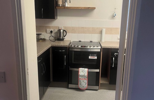 Riverside Apartment | 1 Bedroom Flat in Bermondsey – Near River, Park & One Stop to London Bridge