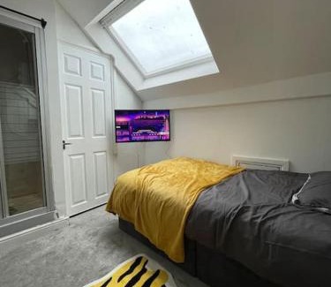 Leeds Apartment | 1 Bedroom flat with En-suite