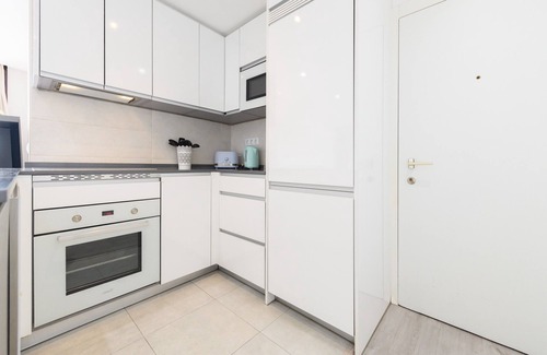 Nueva Espana Apartment | 1 bedroom flat with swimming pool and balcony in Madrid