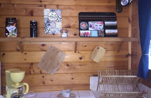 Le Buisson-de-Cadouin Ski Chalet | 1 Bedroom Chalet in Le Buisson de Cadouin