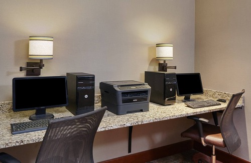 Bowling Green Condo | 1 Bedroom | Free Daily Breakfast + Seasonal Pool
