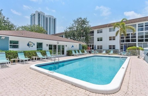 Lauderdale-by-the-Sea Condo | 1 Bedroom Garden Condo—Steps from the Beach